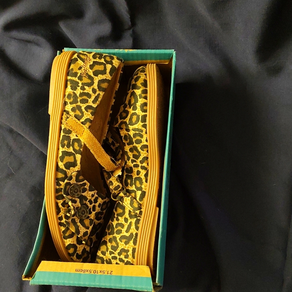 Leopard print sandles